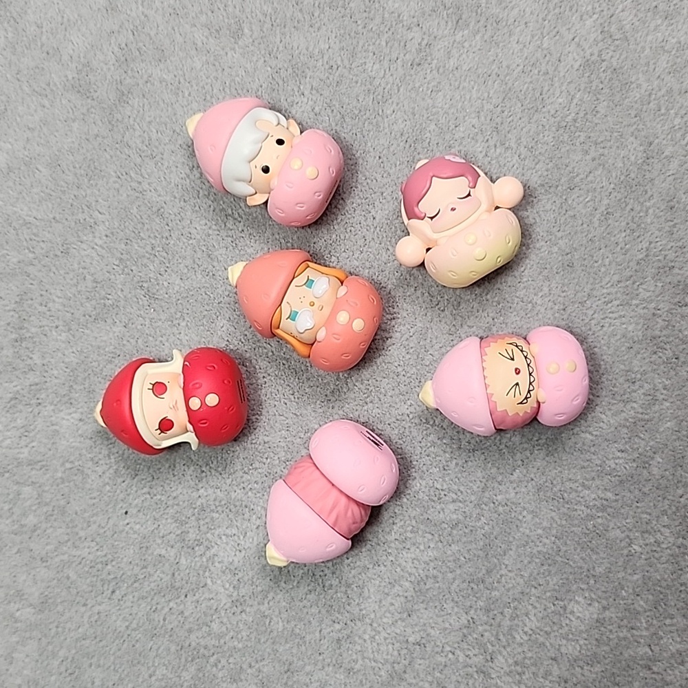 ❌️SOLD❌️Popmart Pop Bean Figurine (1 pc) - Picture 1 of 4